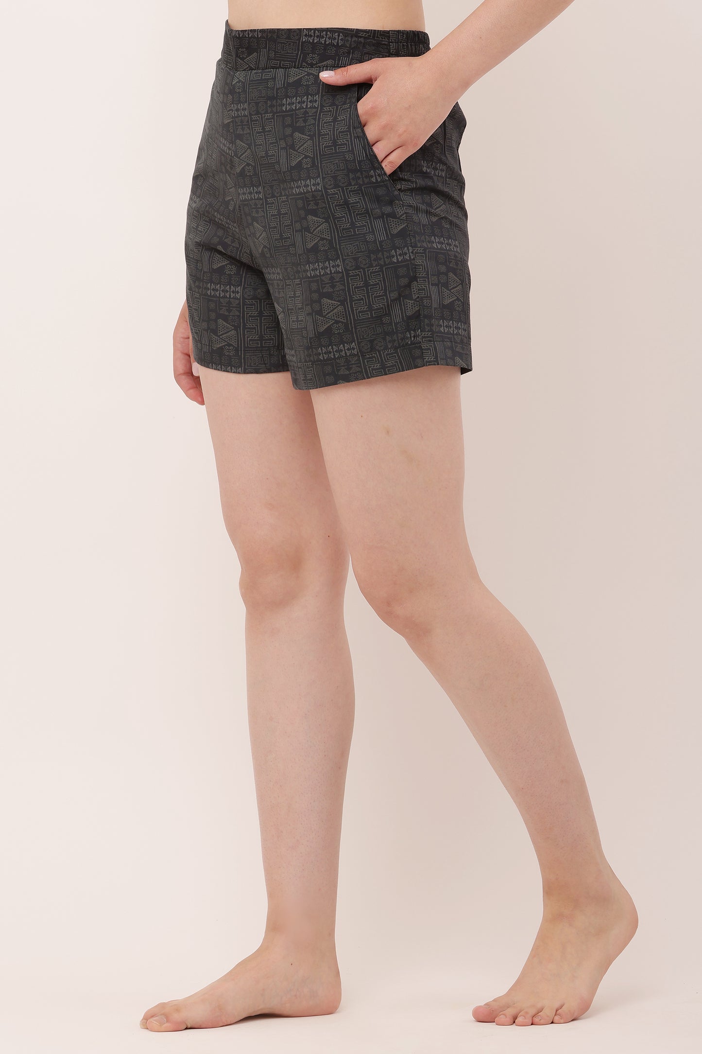 Women shorts Gray Geometric Print | Gwadi's
