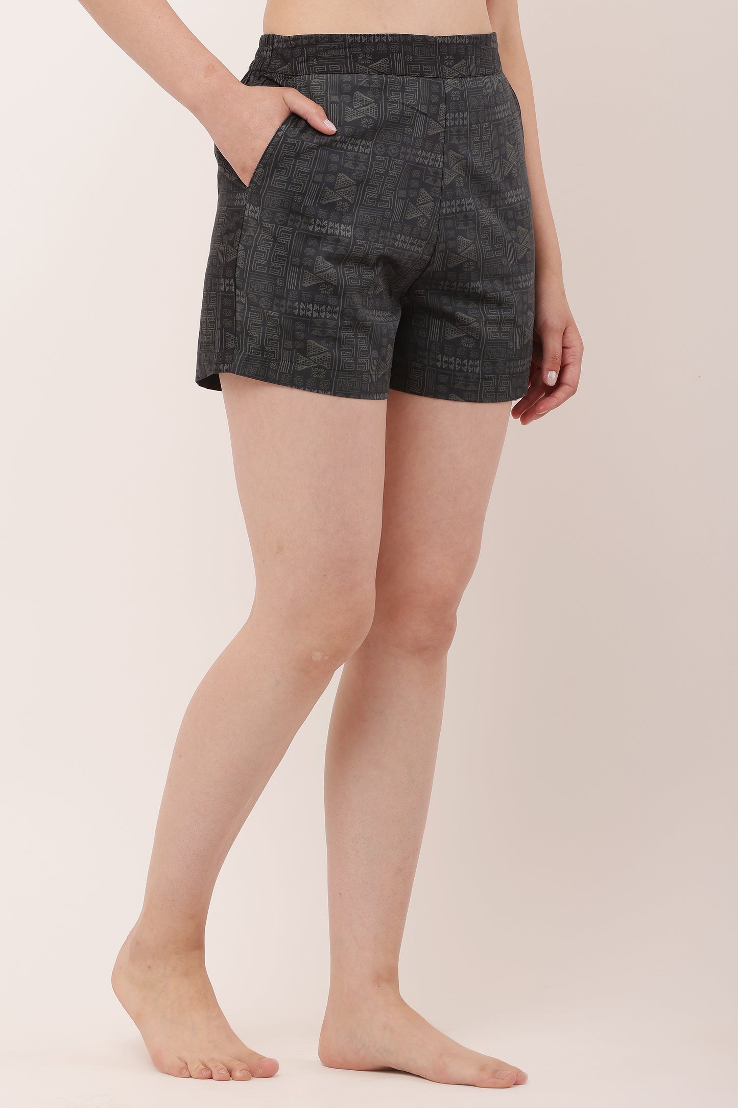 Women shorts Gray Geometric Print | Gwadi's